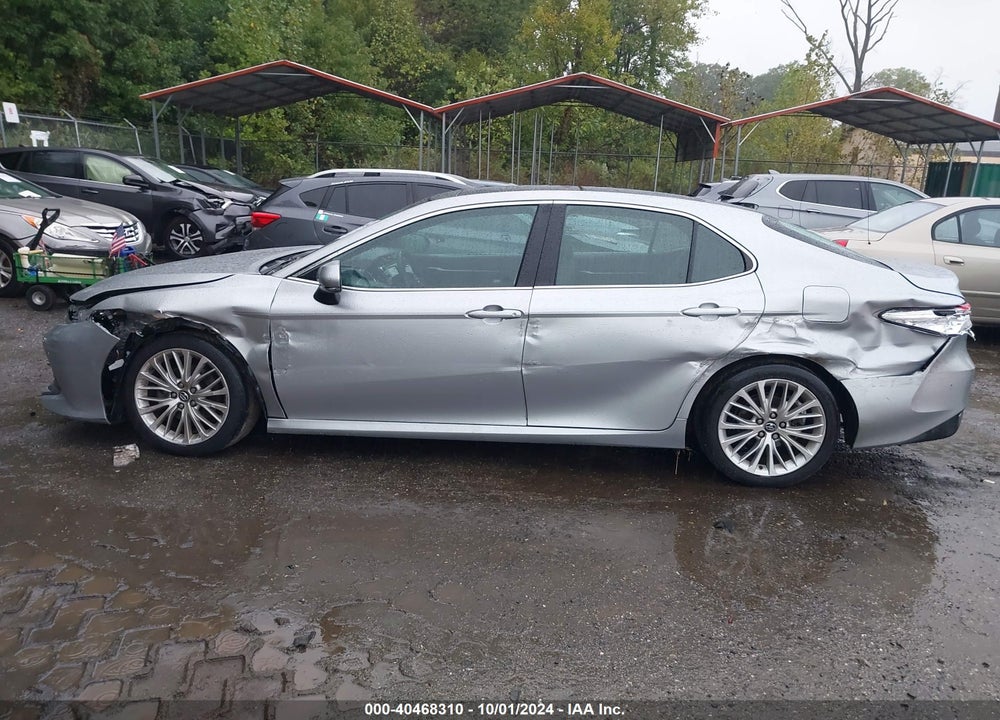 2018 TOYOTA CAMRY XLE VIN: 4T1B11HK5JU063053