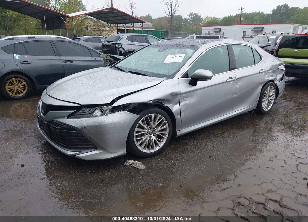 2018 TOYOTA CAMRY XLE VIN: 4T1B11HK5JU063053