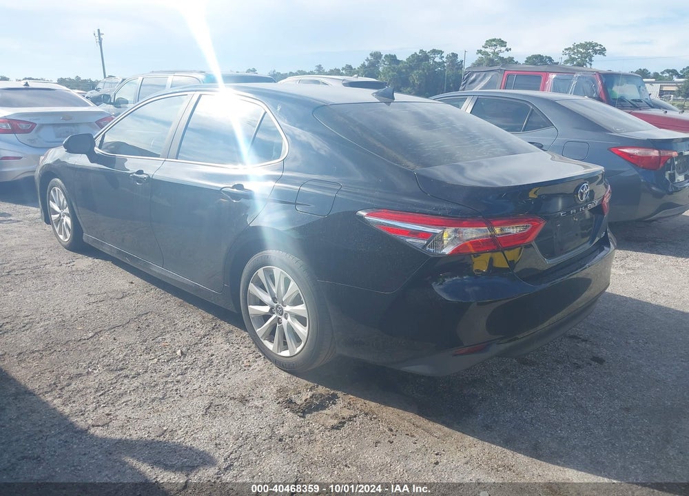 2019 TOYOTA CAMRY LE VIN: 4T1B11HK5KU823063