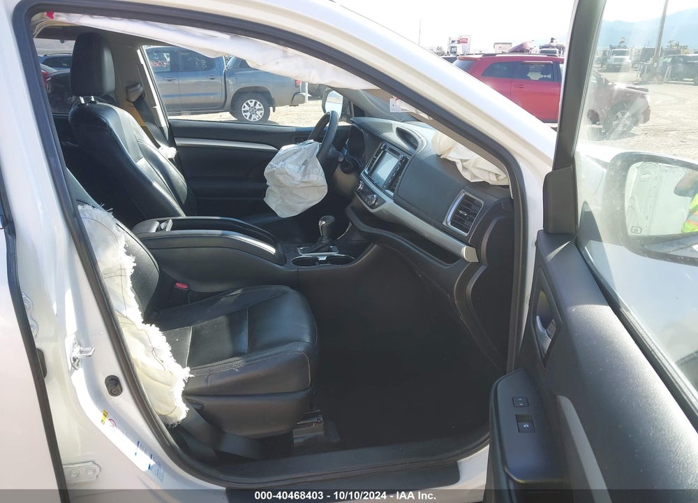 2016 TOYOTA HIGHLANDER XLE V6 VIN: 5TDJKRFH0GS235344