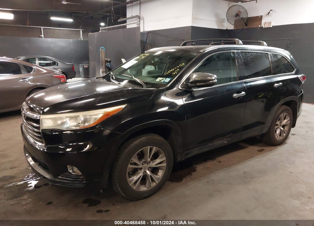 2015 TOYOTA HIGHLANDER XLE V6 VIN: 5TDJKRFH9FS181413