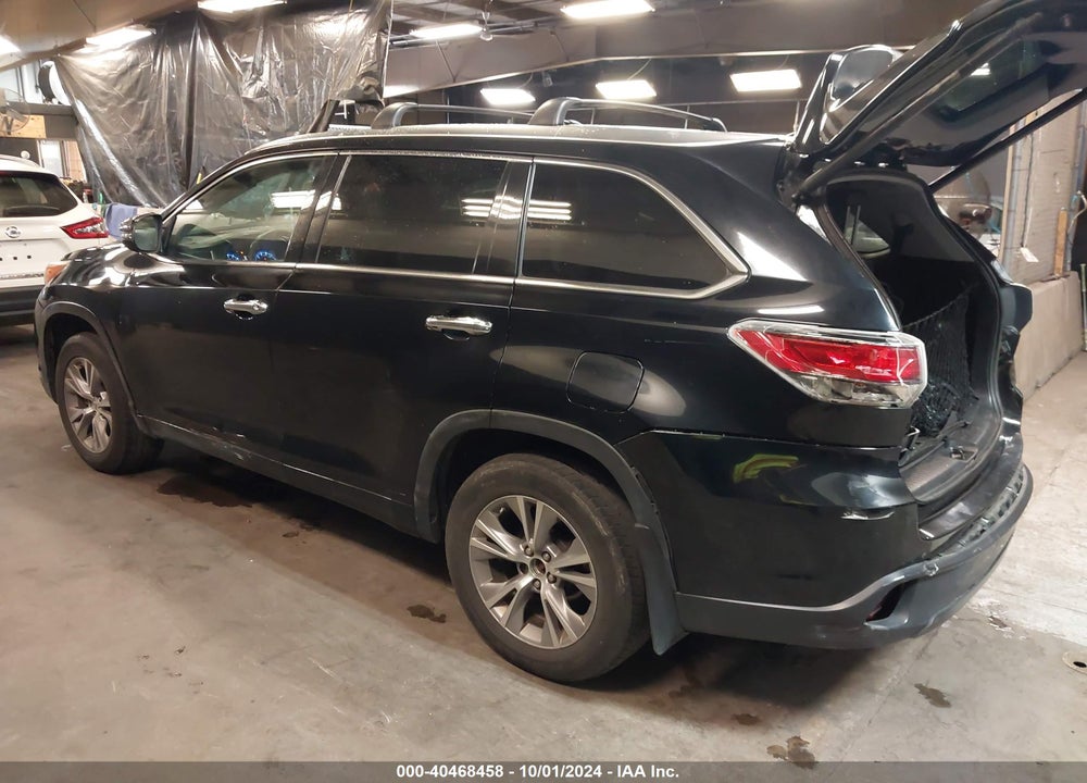 2015 TOYOTA HIGHLANDER XLE V6 VIN: 5TDJKRFH9FS181413