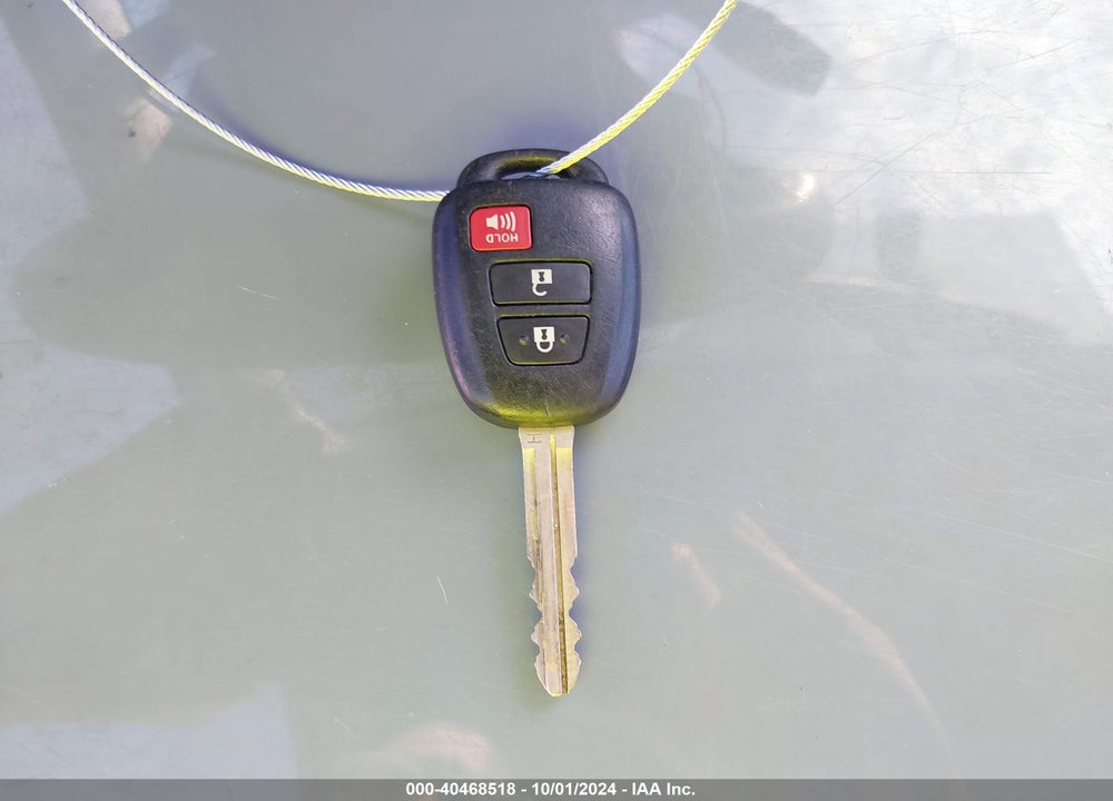 2015 TOYOTA RAV4 XLE VIN: 2T3WFREV7FW144621