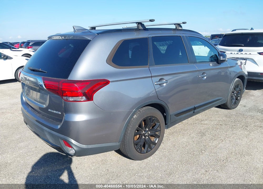 2018 MITSUBISHI OUTLANDER LE VIN: JA4AD3A37JZ045303