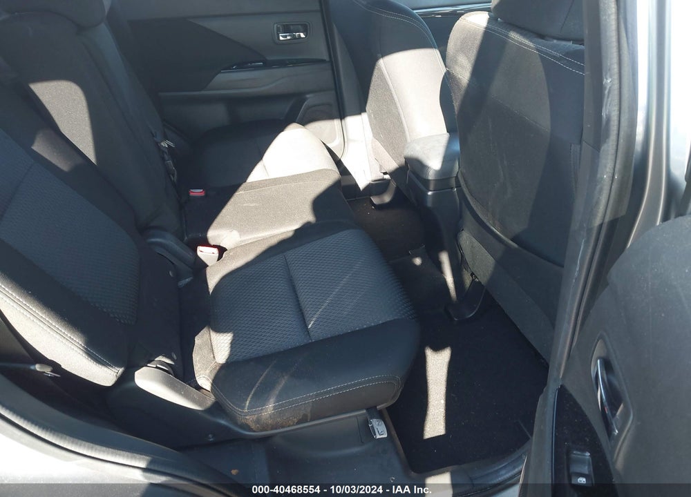 2018 MITSUBISHI OUTLANDER LE VIN: JA4AD3A37JZ045303