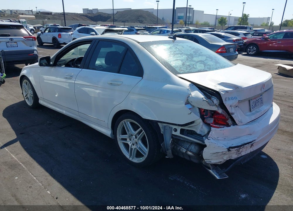 2008 MERCEDES-BENZ C 300 LUXURY/SPORT VIN: WDDGF54XX8R034459