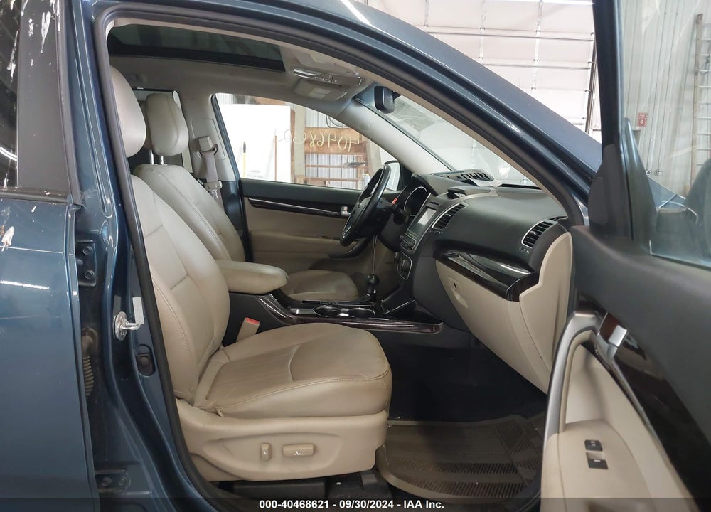 2014 KIA SORENTO EX V6 VIN: 5XYKU4A71EG525103