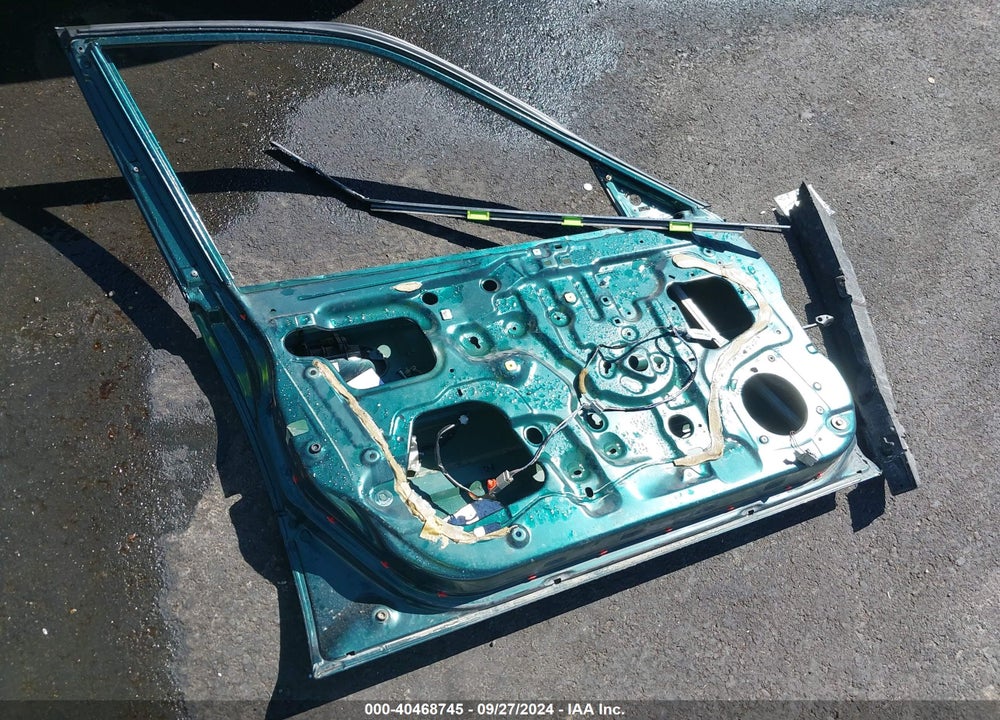 2000 HONDA CIVIC VALUE PACKAGE VIN: 2HGEJ6618YH559083