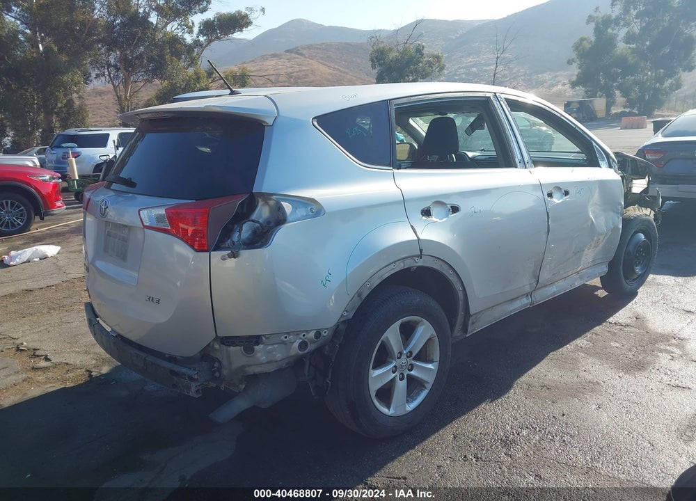 2013 TOYOTA RAV4 XLE VIN: 2T3WFREV0DW010143
