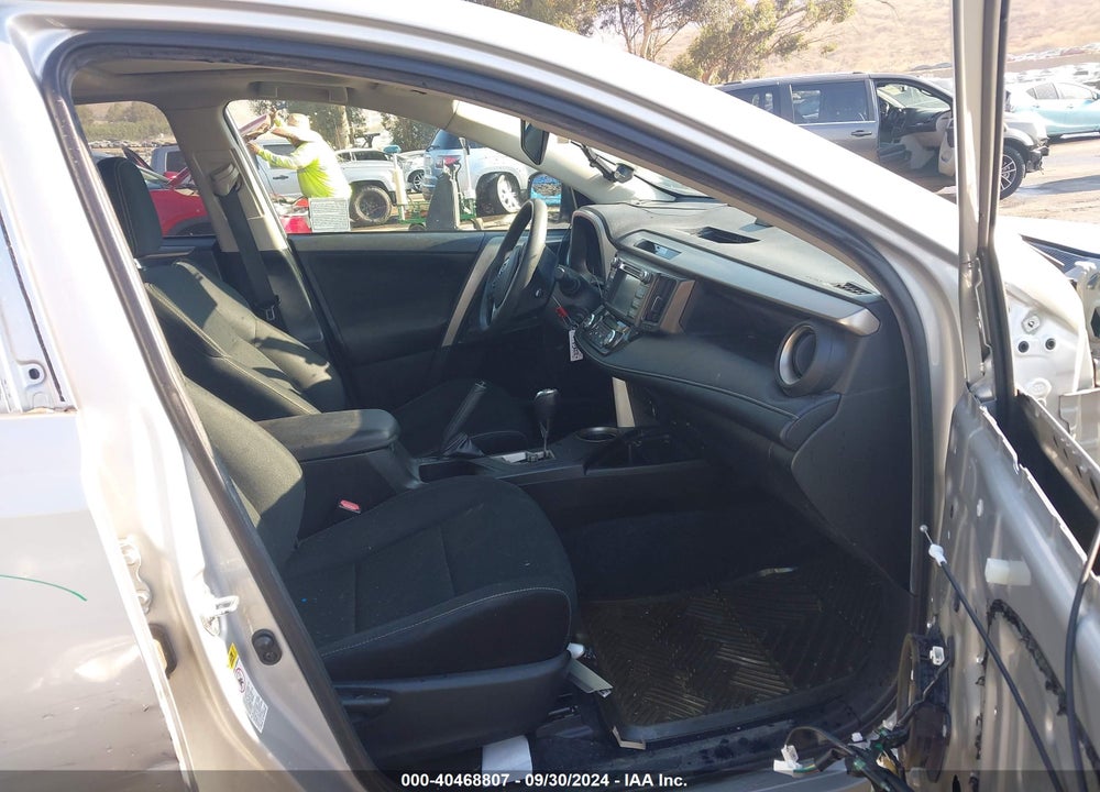 2013 TOYOTA RAV4 XLE VIN: 2T3WFREV0DW010143