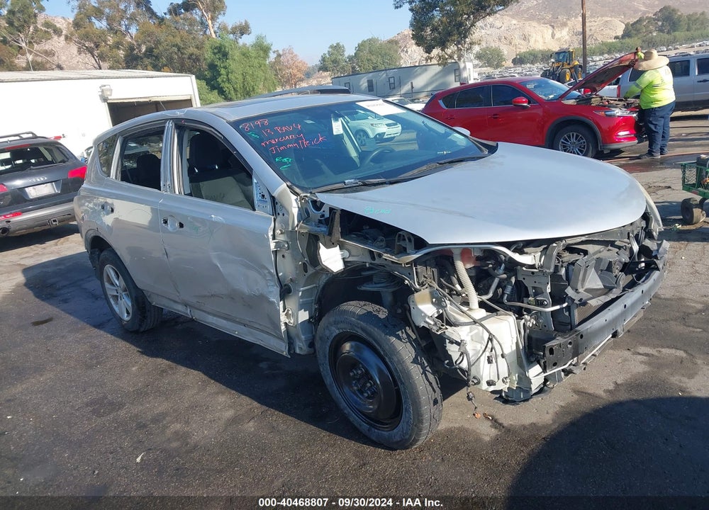 2013 TOYOTA RAV4 XLE VIN: 2T3WFREV0DW010143