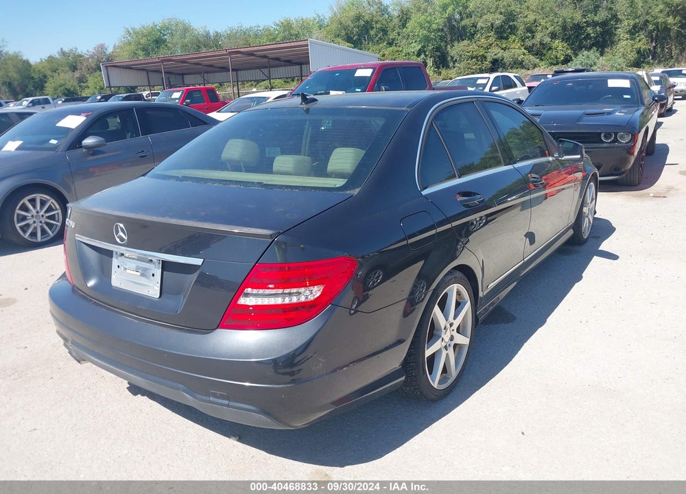 2012 MERCEDES-BENZ C 250 LUXURY/SPORT VIN: WDDGF4HB2CA713402