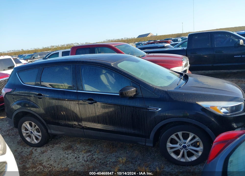 2017 FORD ESCAPE SE VIN: 1FMCU0G9XHUC81522