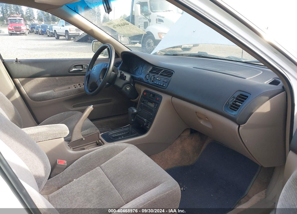 1996 HONDA ACCORD EX/EX-R VIN: 1HGCD5659TA190284