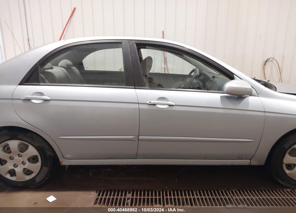 2007 KIA SPECTRA EX VIN: KNAFE121475437050