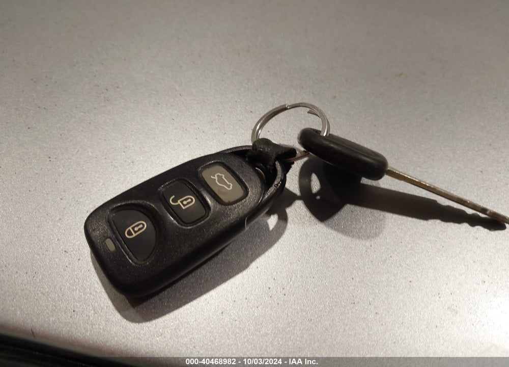 2007 KIA SPECTRA EX VIN: KNAFE121475437050