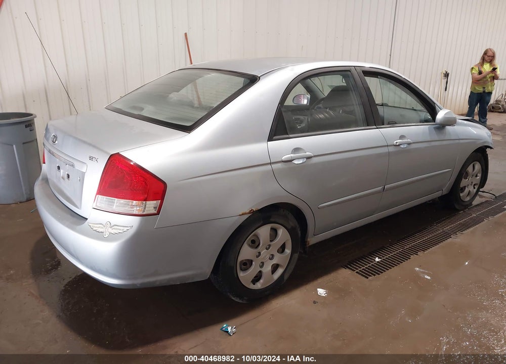 2007 KIA SPECTRA EX VIN: KNAFE121475437050