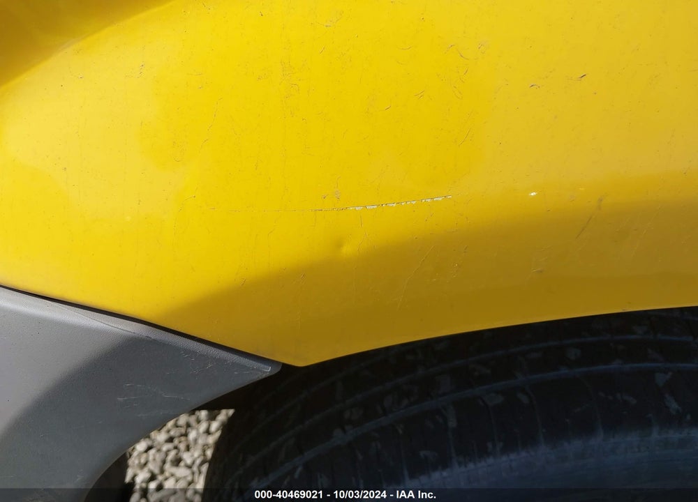 2001 FORD ESCAPE XLS VIN: 1FMYU02151KA68597