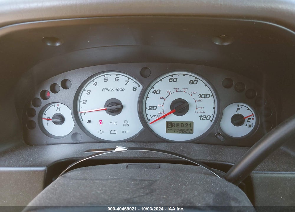 2001 FORD ESCAPE XLS VIN: 1FMYU02151KA68597