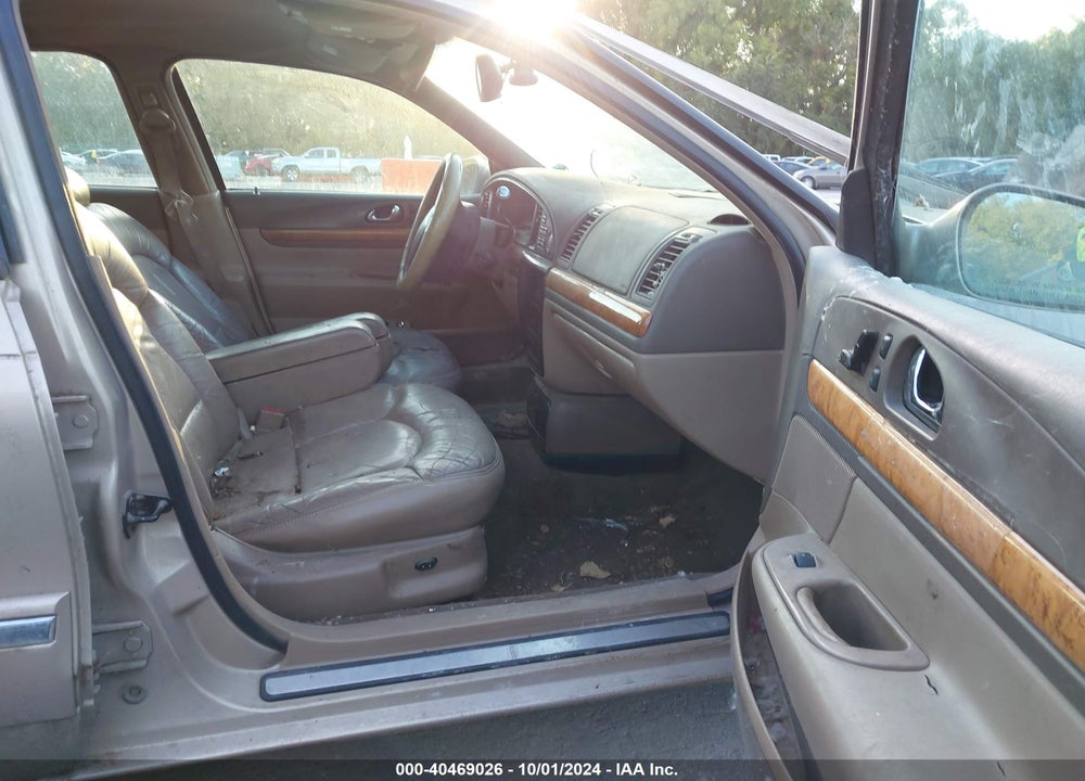 1998 LINCOLN CONTINENTAL VIN: 1LNFM97V5WY634981