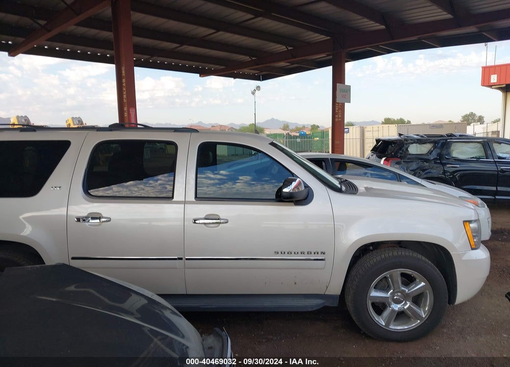 2013 CHEVROLET SUBURBAN 1500 LTZ VIN: 1GNSKKE74DR182427