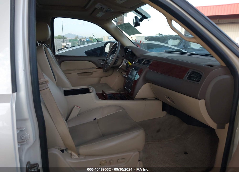 2013 CHEVROLET SUBURBAN 1500 LTZ VIN: 1GNSKKE74DR182427