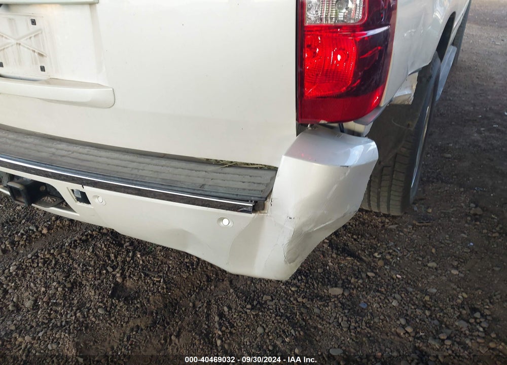 2013 CHEVROLET SUBURBAN 1500 LTZ VIN: 1GNSKKE74DR182427