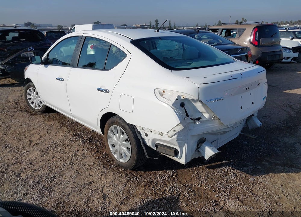 2015 NISSAN VERSA 1.6 SV VIN: 3N1CN7AP0FL892011