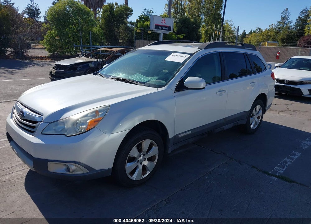 2010 SUBARU OUTBACK 2.5I LIMITED VIN: 4S4BRBKC8A3345886