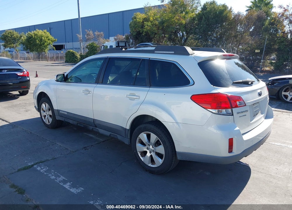 2010 SUBARU OUTBACK 2.5I LIMITED VIN: 4S4BRBKC8A3345886