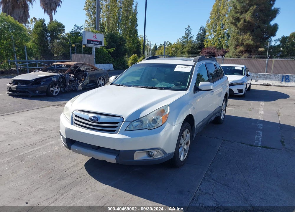2010 SUBARU OUTBACK 2.5I LIMITED VIN: 4S4BRBKC8A3345886