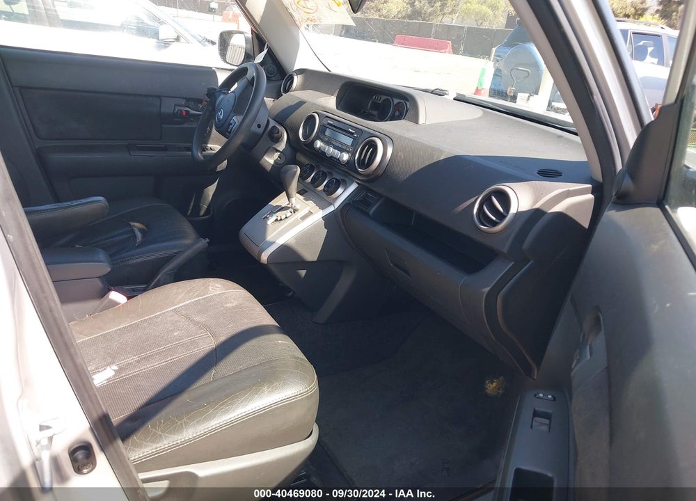 2008 SCION XB VIN: JTLKE50E681051757