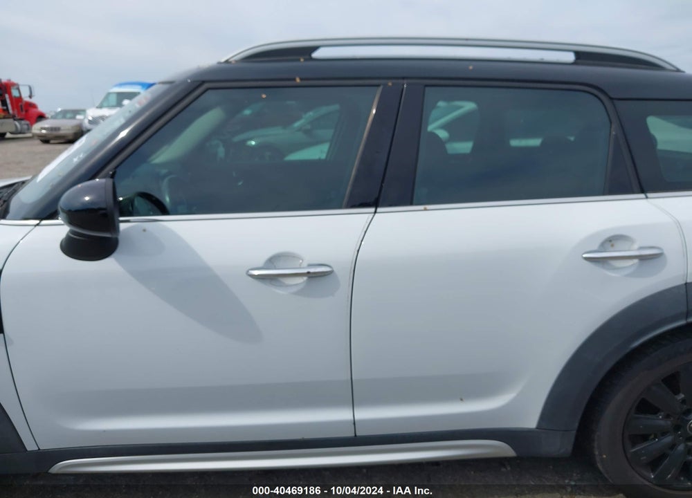 2019 MINI COUNTRYMAN COOPER S VIN: WMZYT3C57K3E97071