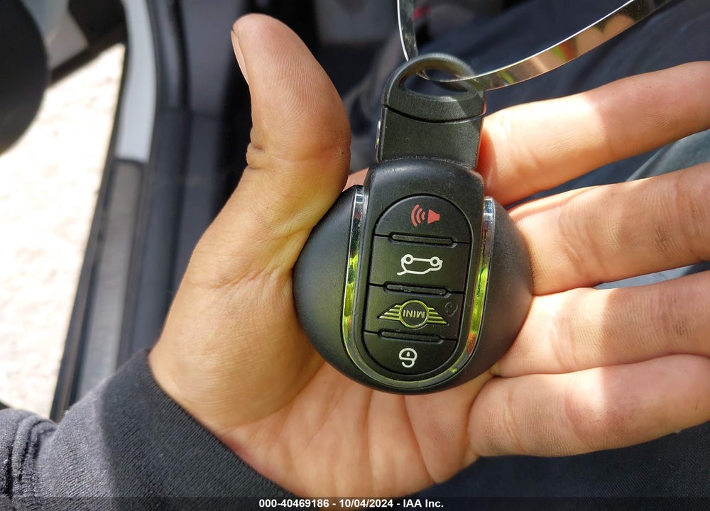 2019 MINI COUNTRYMAN COOPER S VIN: WMZYT3C57K3E97071