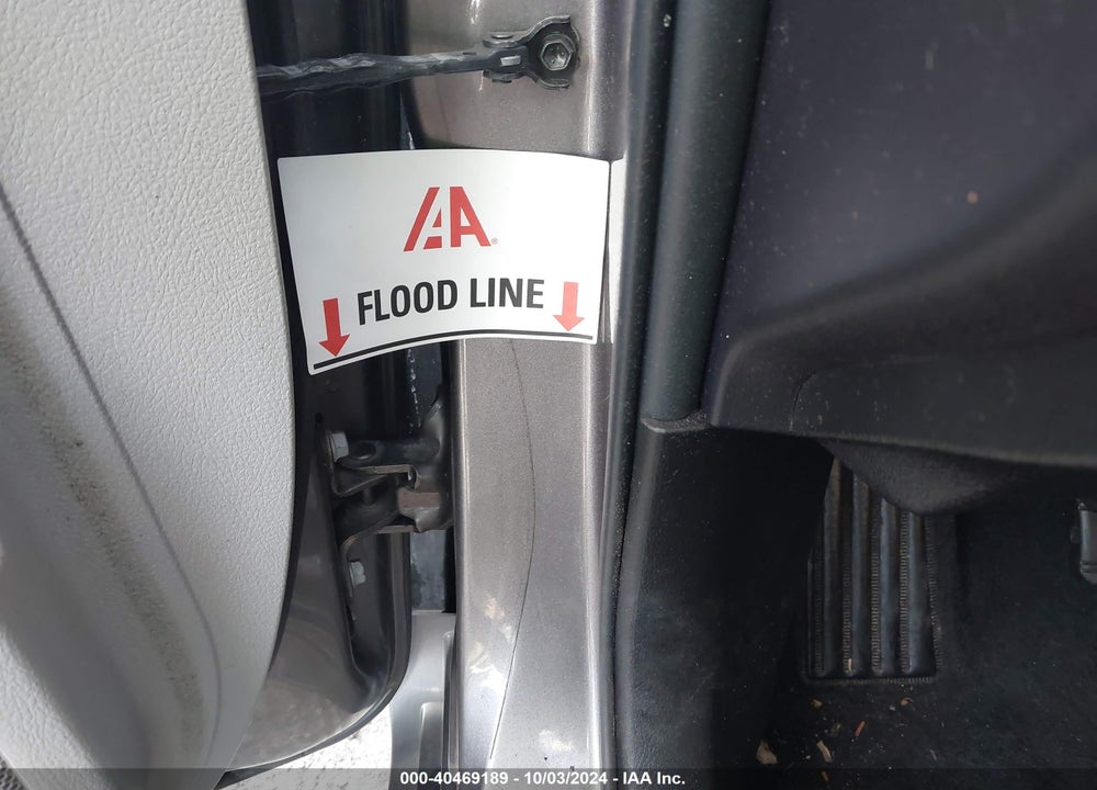 2015 TOYOTA CAMRY SE VIN: 4T1BF1FK3FU002439