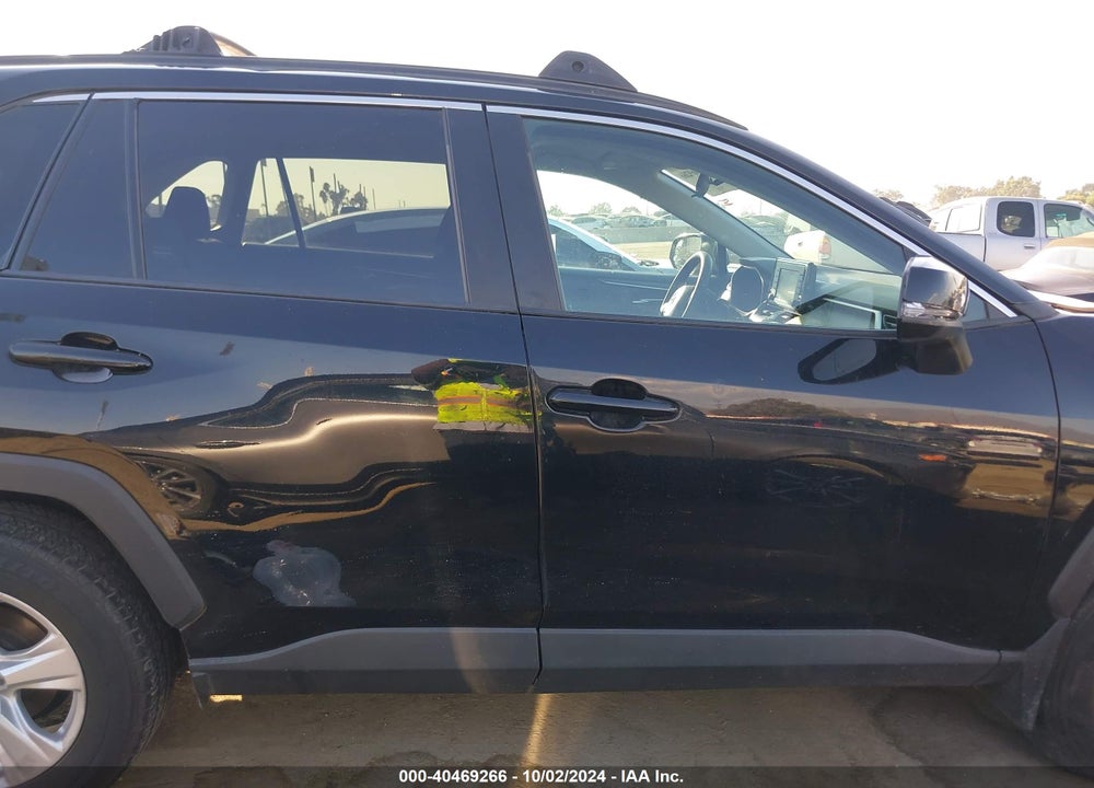 2020 TOYOTA RAV4 XLE VIN: 2T3W1RFV9LW073043