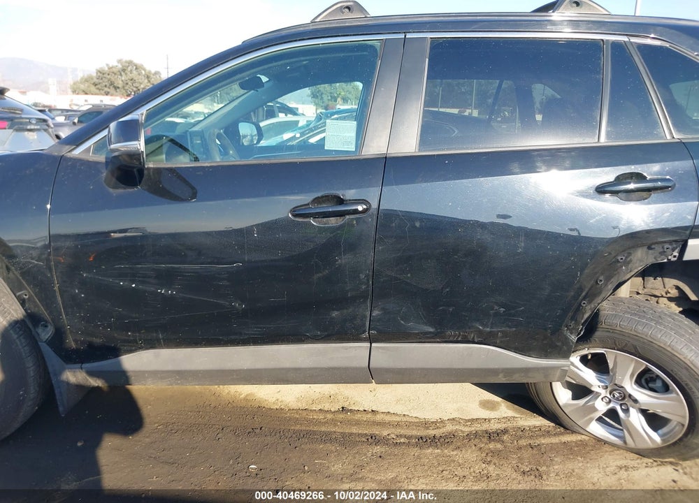 2020 TOYOTA RAV4 XLE VIN: 2T3W1RFV9LW073043