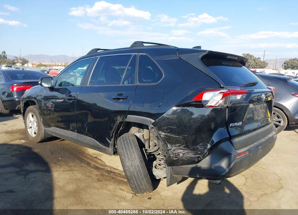 2020 TOYOTA RAV4 XLE VIN: 2T3W1RFV9LW073043
