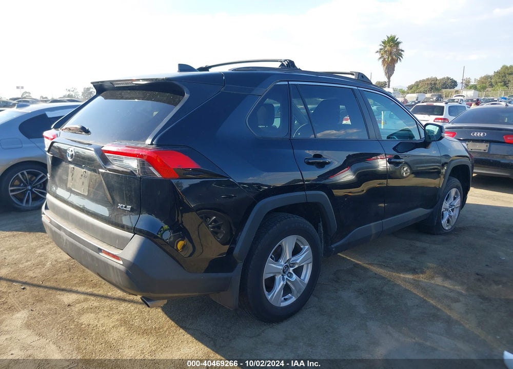 2020 TOYOTA RAV4 XLE VIN: 2T3W1RFV9LW073043