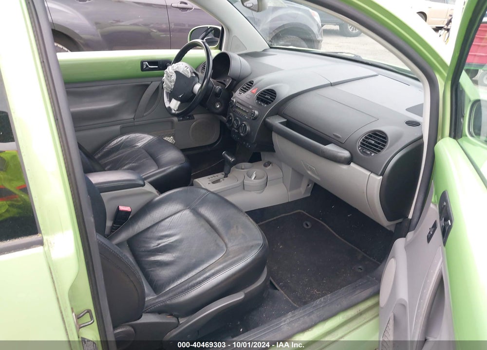 2005 VOLKSWAGEN NEW BEETLE GLS 1.8T VIN: 3VWCD31C55M408572
