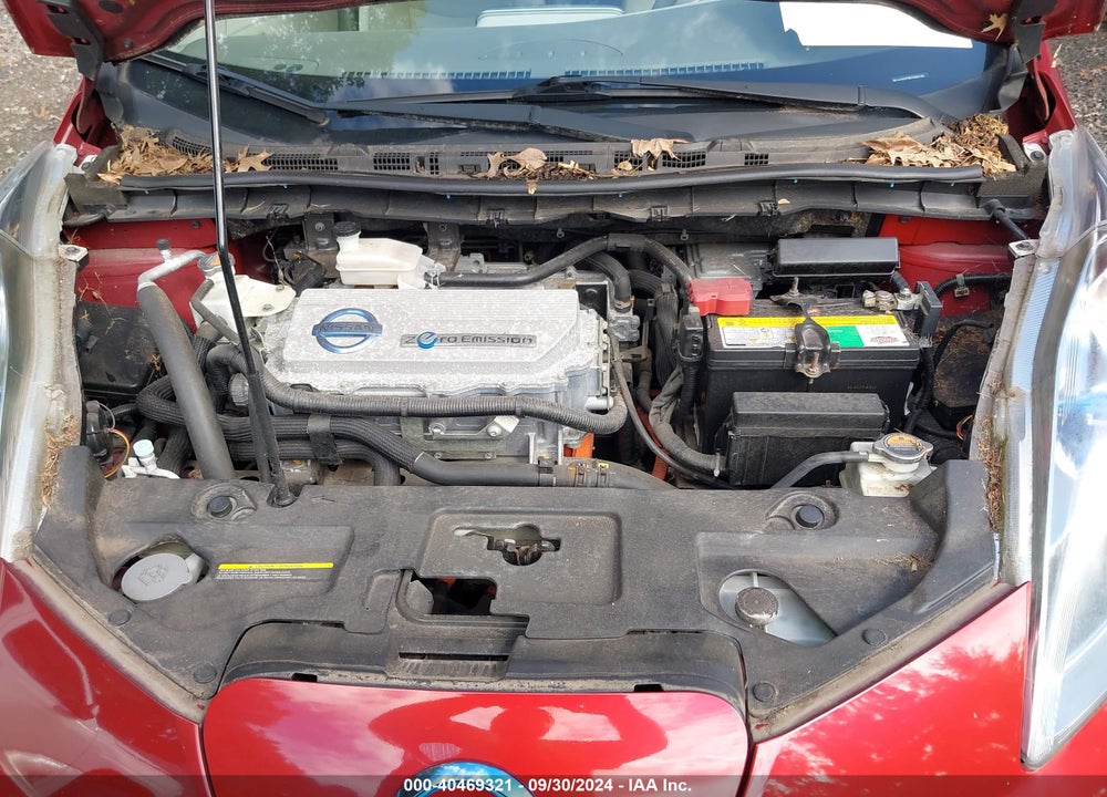 2011 NISSAN LEAF SL VIN: JN1AZ0CP5BT008148