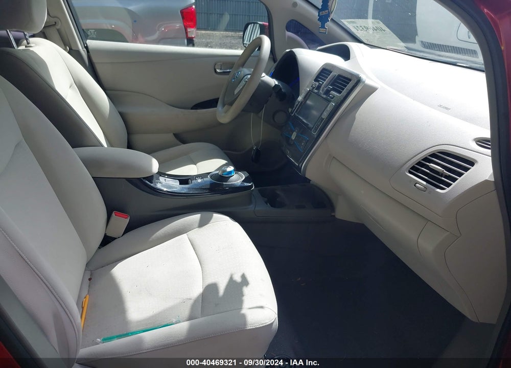 2011 NISSAN LEAF SL VIN: JN1AZ0CP5BT008148