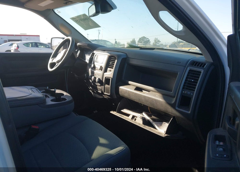 2019 RAM 1500 CLASSIC TRADESMAN 4X4 5'7 BOX VIN: 1C6RR7KM0KS726171