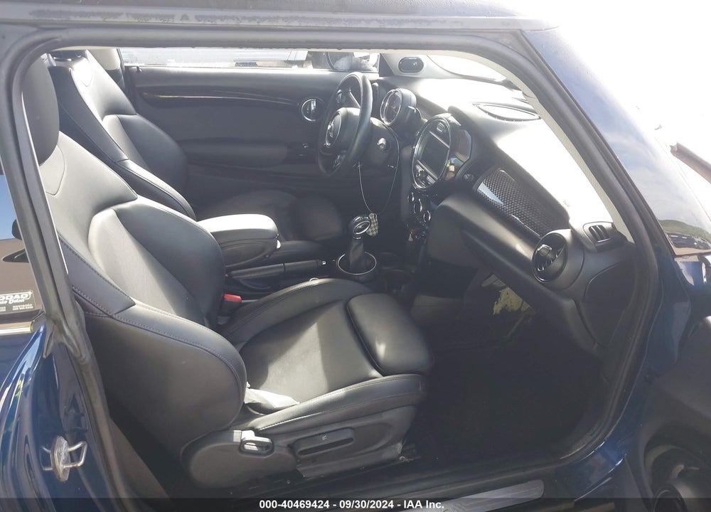 2017 MINI HARDTOP COOPER S VIN: WMWXP7C50H2A45286