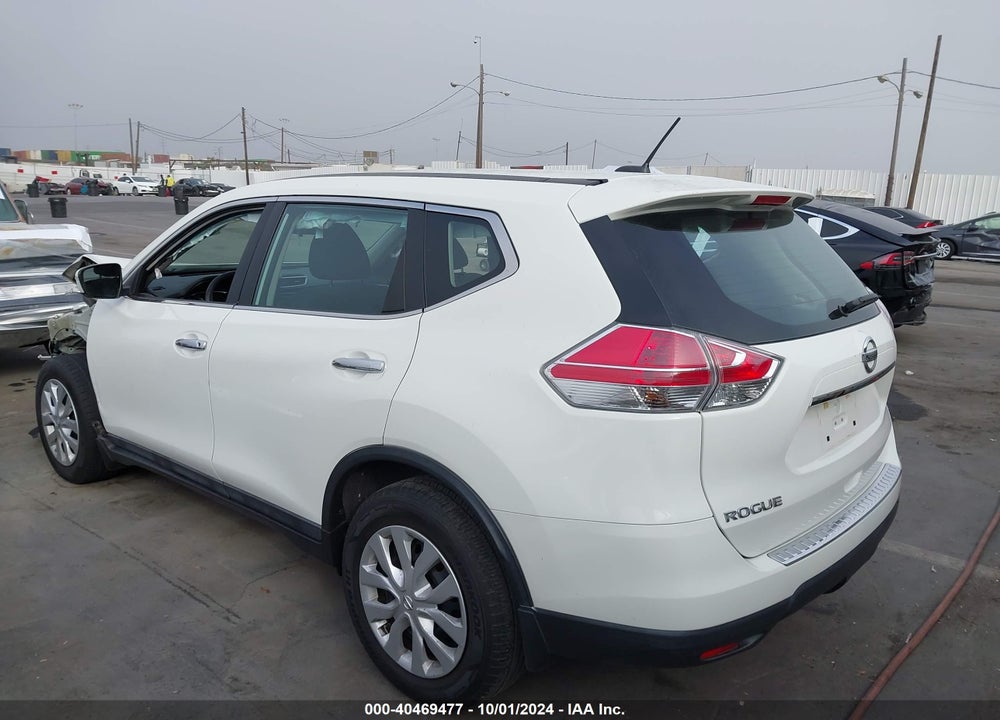 2015 NISSAN ROGUE S VIN: 5N1AT2MT3FC876155