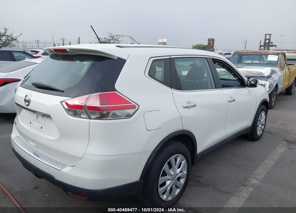 2015 NISSAN ROGUE S VIN: 5N1AT2MT3FC876155