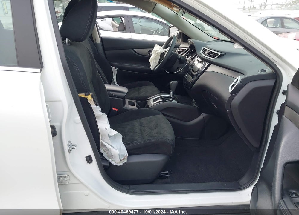 2015 NISSAN ROGUE S VIN: 5N1AT2MT3FC876155