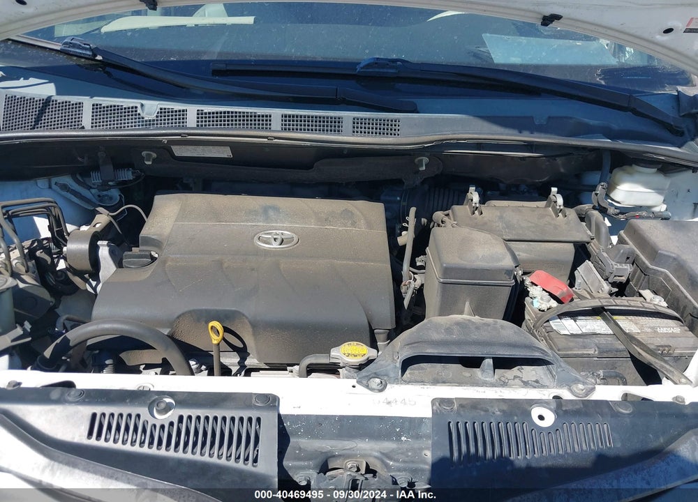 2011 TOYOTA SIENNA XLE V6 VIN: 5TDYK3DC1BS104600