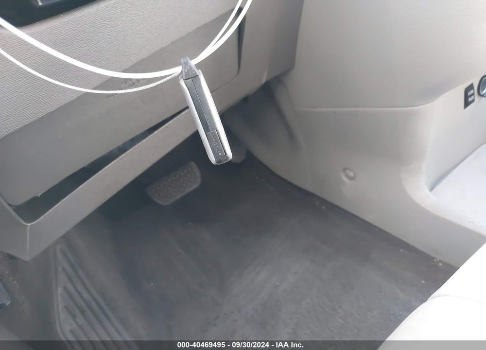 2011 TOYOTA SIENNA XLE V6 VIN: 5TDYK3DC1BS104600