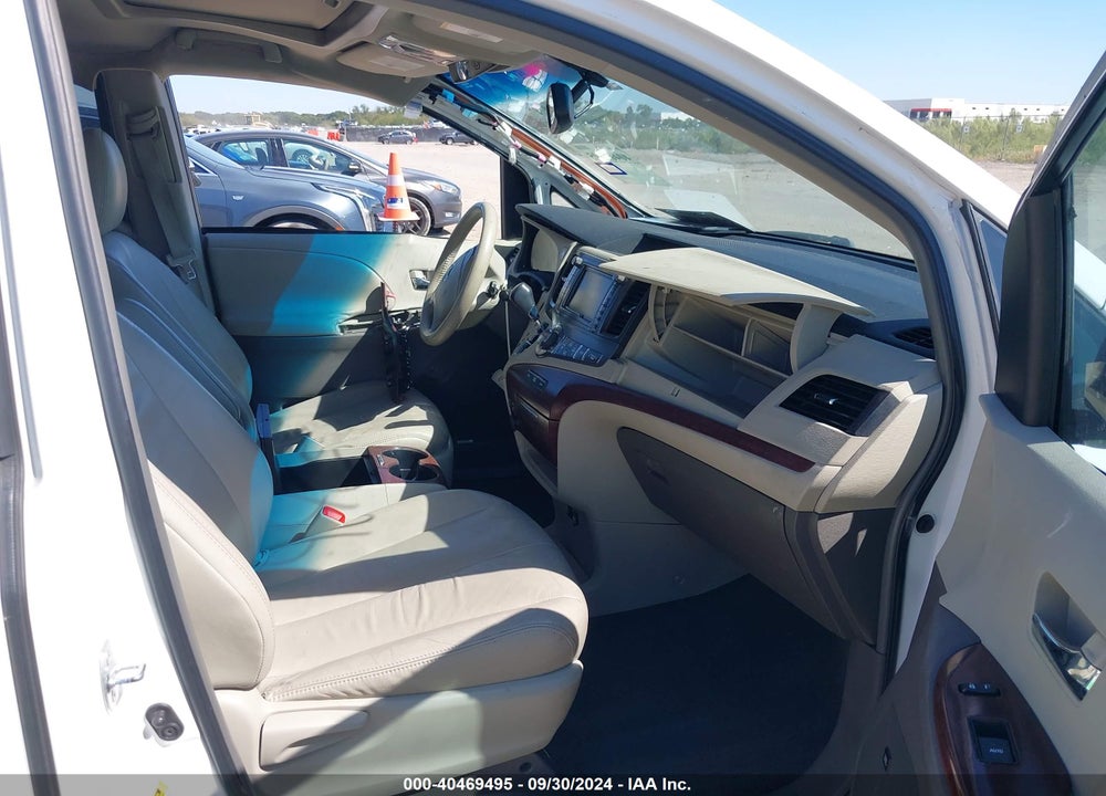 2011 TOYOTA SIENNA XLE V6 VIN: 5TDYK3DC1BS104600